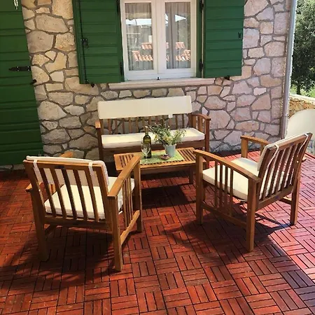 Holiday home Bungalow-mit-pool-in-mandre Mandre