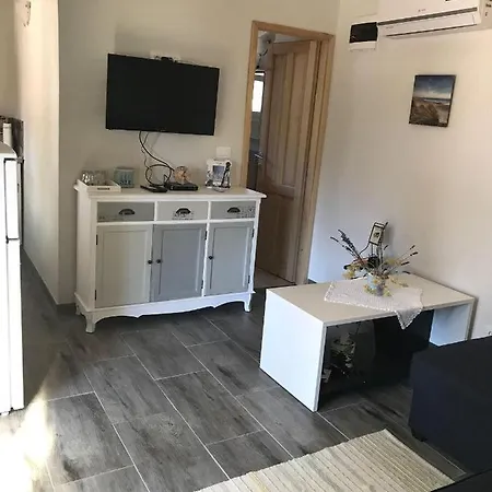 Holiday home Bungalow-mit-pool-in-mandre Mandre